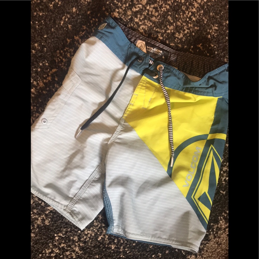 Boys Volcom board shorts